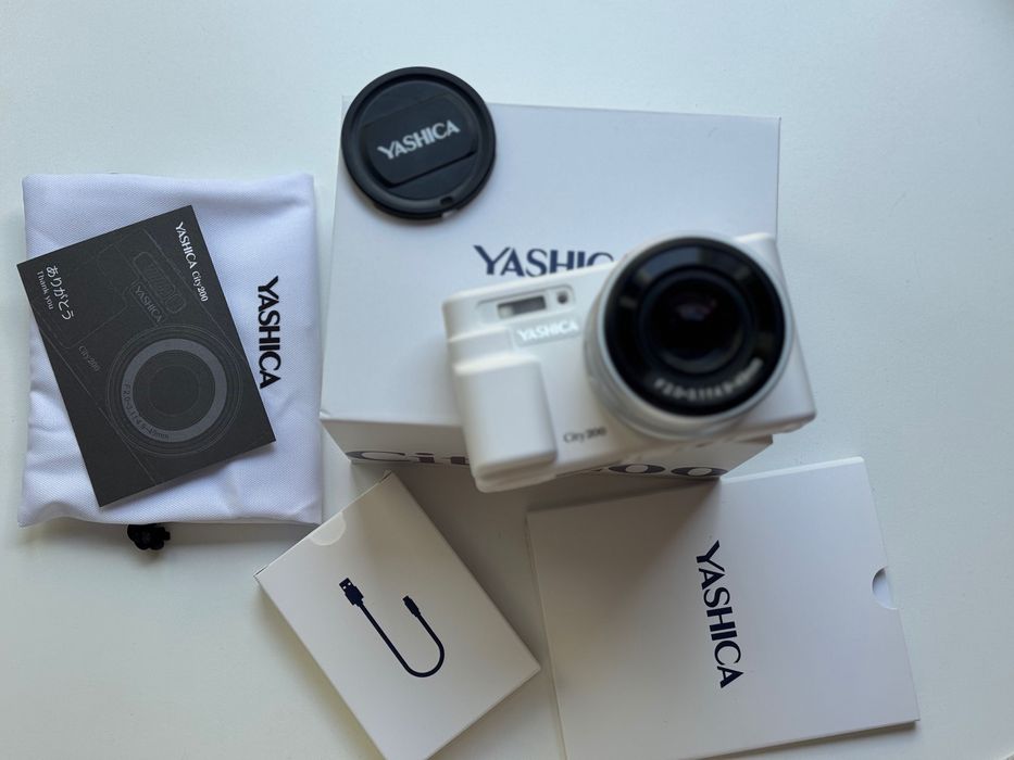 Yashica City 200 фотоапарат