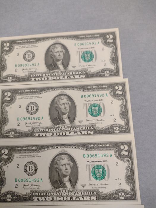 17 bancnote de colecție 2 dollari serii consecutive