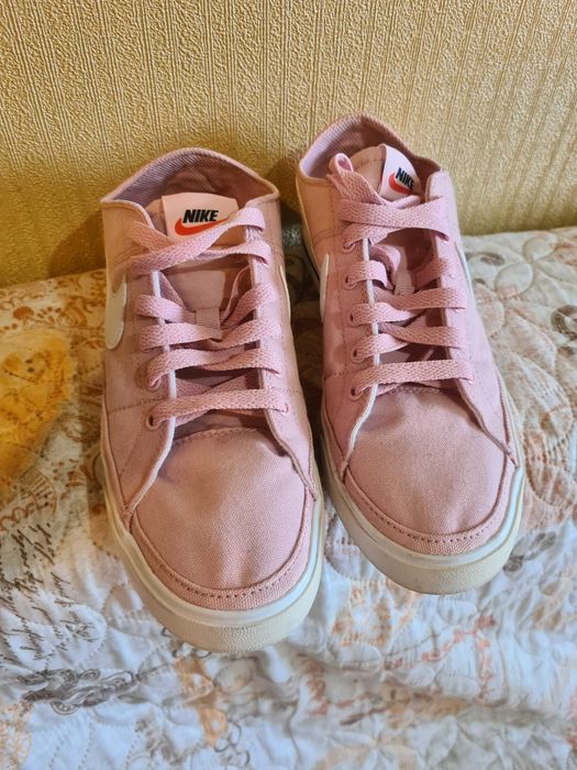 Розови кецове NIKE