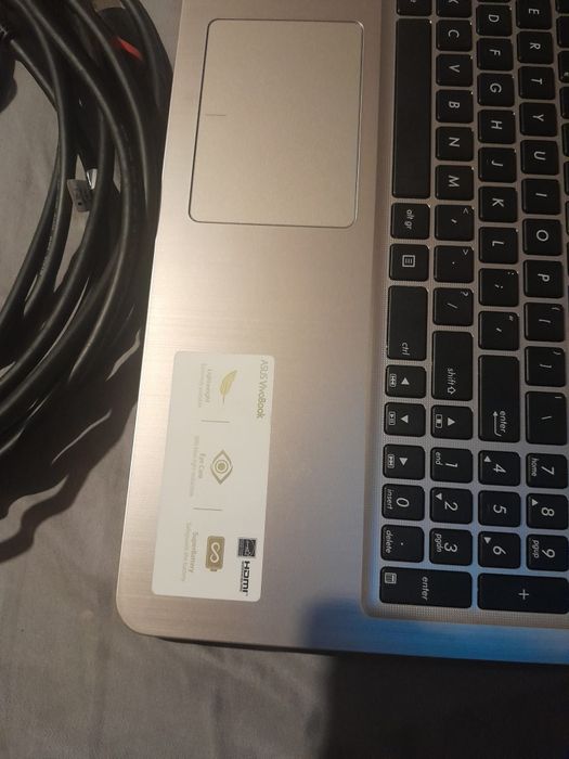 Vînd leptop Asus nou,nefolosit! 0727454720