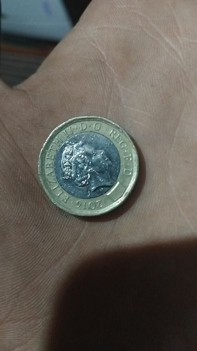 Moneda cu Regina Elisabeta