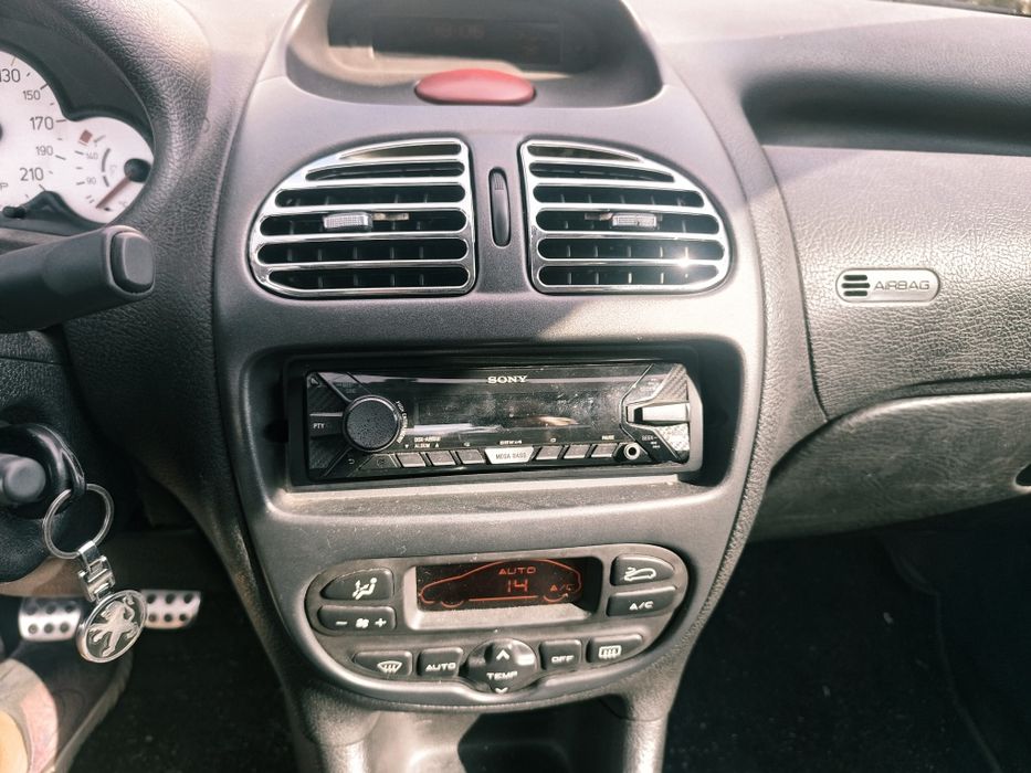 Перфектен подарък Пежо 206 цц