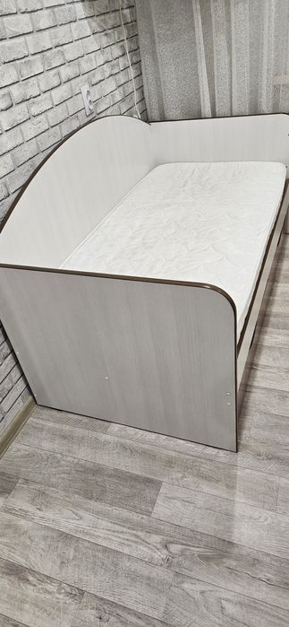Детская кровать с матрасом 80х160