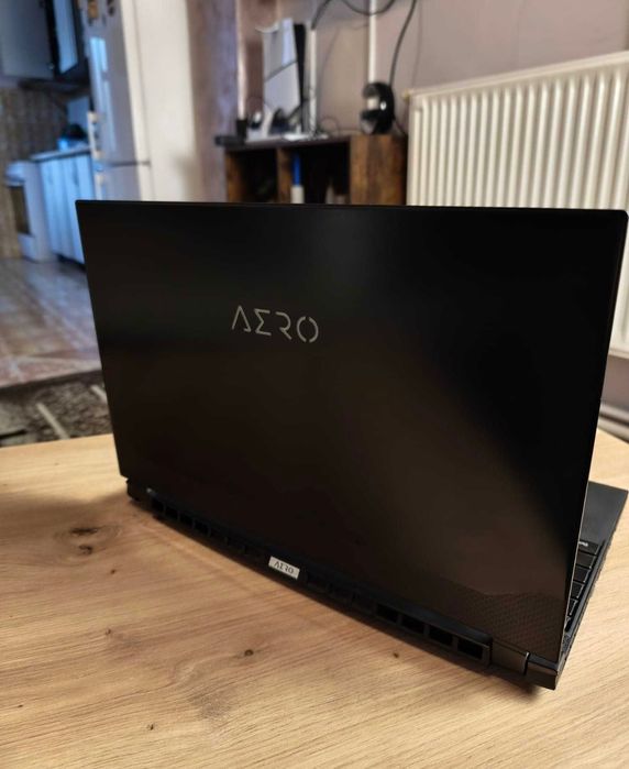 Laptop Gaming 4K OLED, RTX 3060, i7-11800H, 16GB,1TB, Gigabyte Aero 15