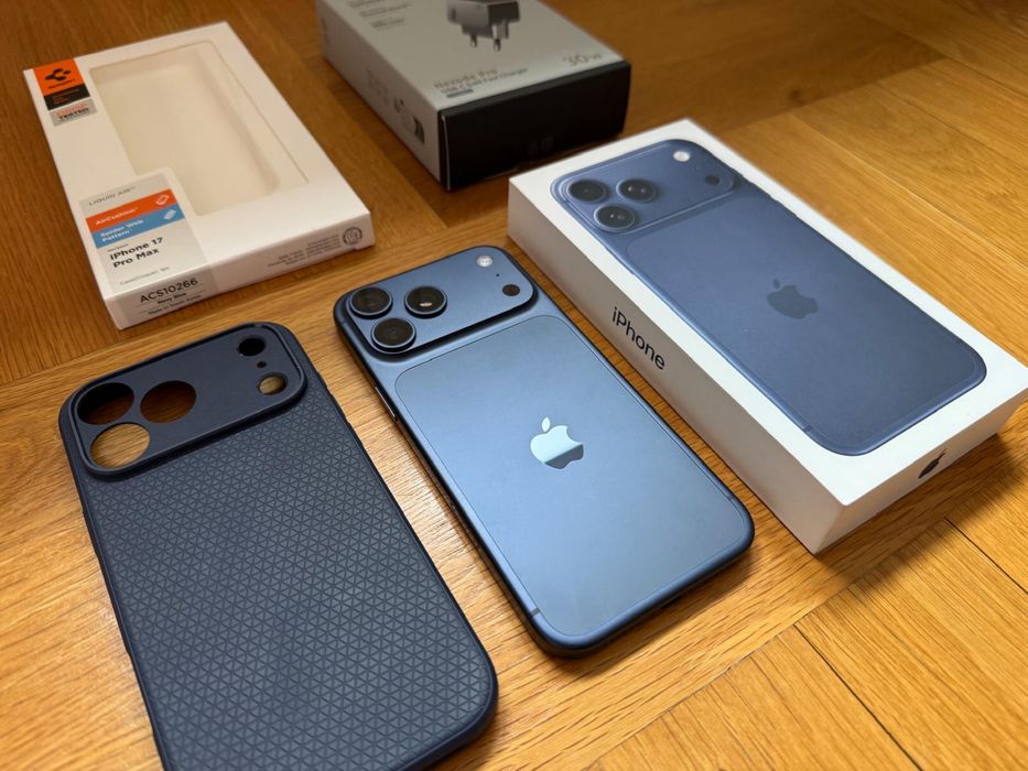 iPhone 17 pro max с аксесоари