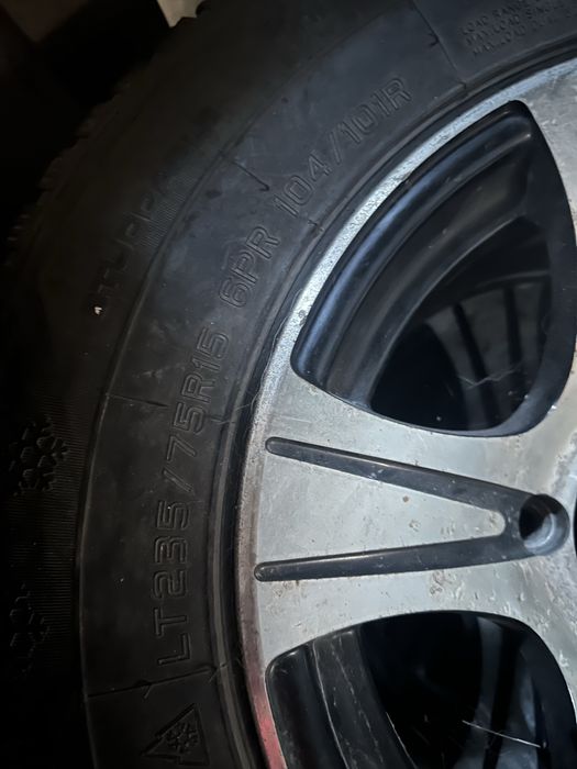 Продам диски с зимней резиной