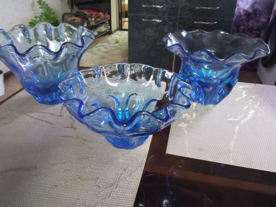 Вазы цветного стекла