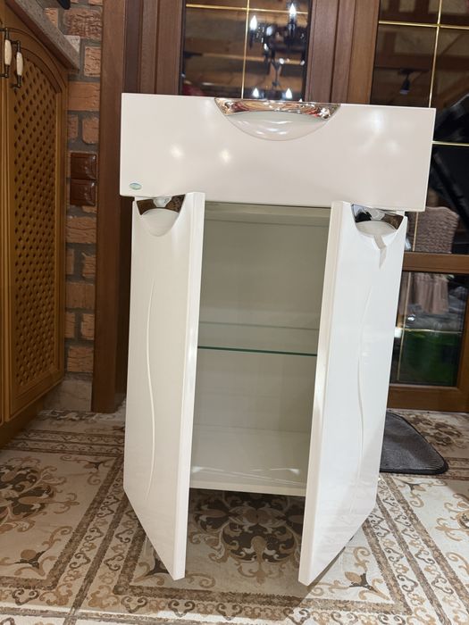 Продам шкаф для ванной комнаты