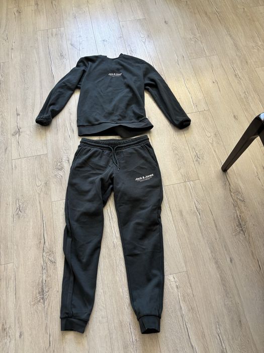 Комплект пуловер и долнище на Jack & Jones