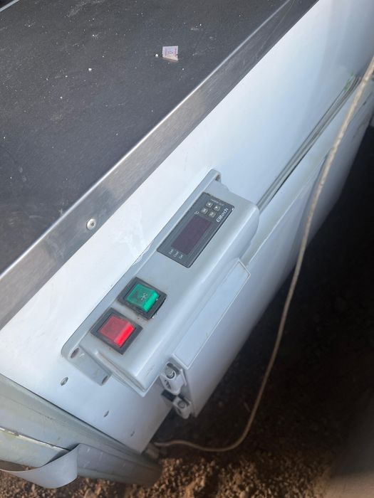 Витрина холодильник морозильник