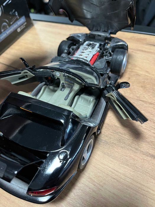 Метална колекционерска количка  модел DODGE VIPER SRT 1:18  мащаб