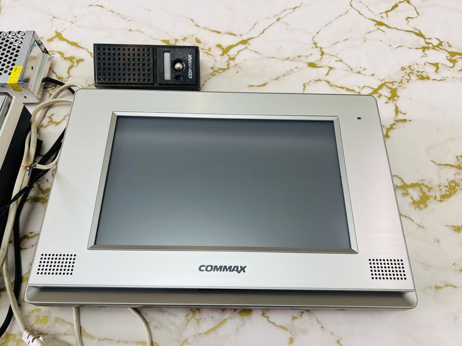 2 Домофон Commax 1020