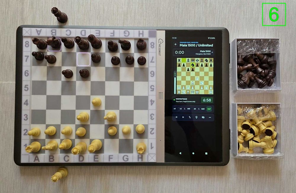 Calculator de sah Chessnut Evo cu accesorii