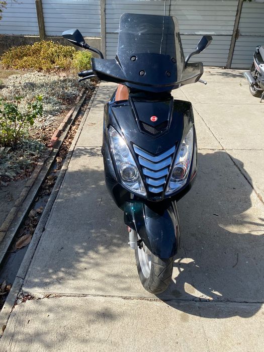 Vand scutere de 50 cc
