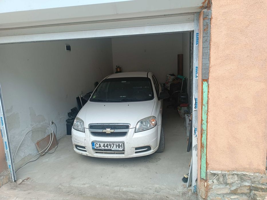 Дава се под наем Гараж / Паркомясто в София, Зона Б-18 - 30 кв.м за 127.5 € - Снимка #1