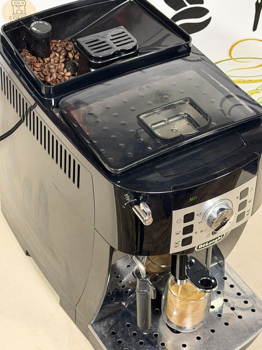 Кафемашина кафе автомат delonghi magnifica S с гаранция