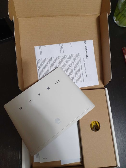 Router Wireless 4G LTE cu SIM, Huawei B311-221
