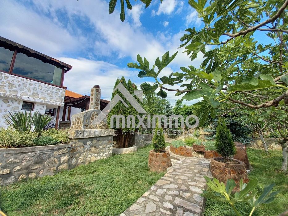 Двуетажна Къща С Басейн! В Тоскански Стил! Четири Паркоместа! Екологи