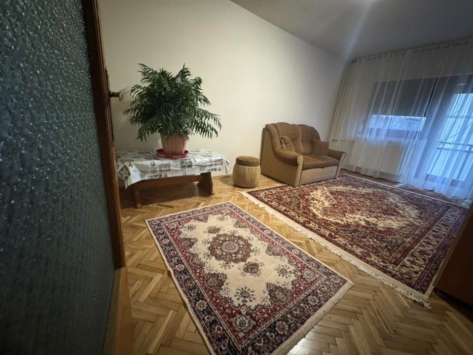 Apartament doua camere de inchiriat zona Intim