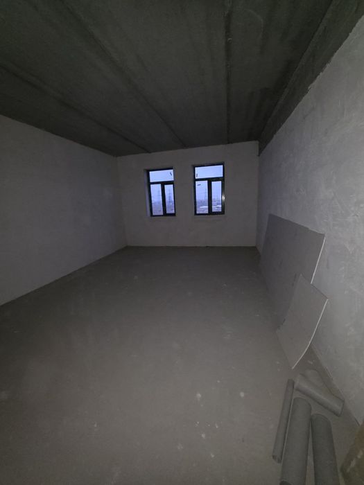 Срочно 2 хонали 77м2 квартира сотилади.