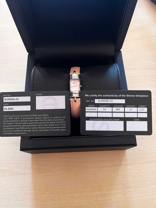 Нов швейцарски кварцов часовник - гривна RSW с диаманти 0,07 карата