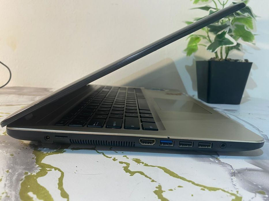 ASUS Sonicmaster intel core N4000
