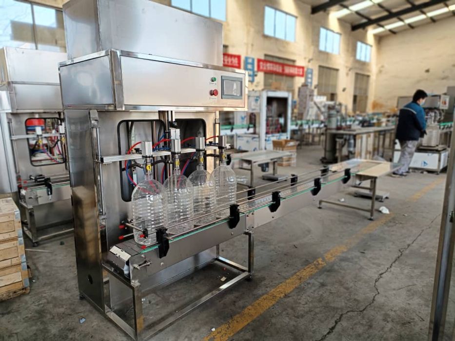 Розлив воды от 0,5 л до 10 л. Сув куйиш линияси 0,5л дан 10 л.