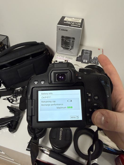 Комплект - Canon 800D, обективи, статив и аксесоари