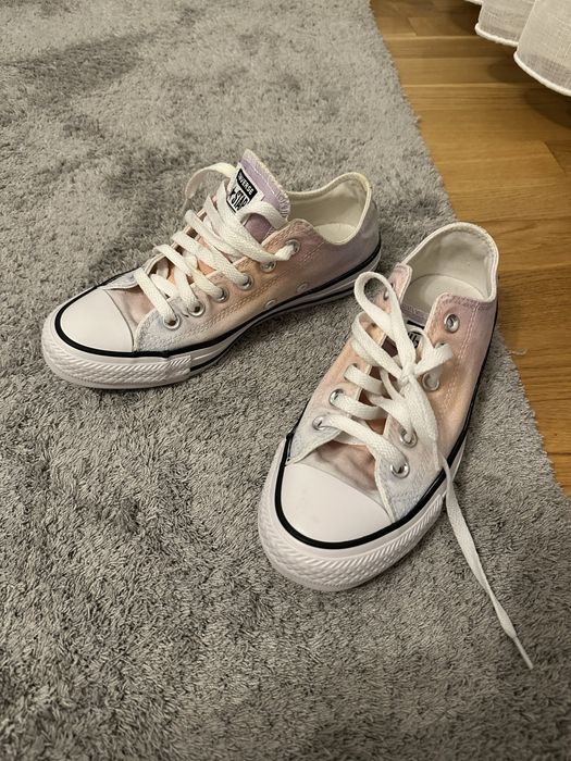 Converse Chuck Taylor dama, model degrade