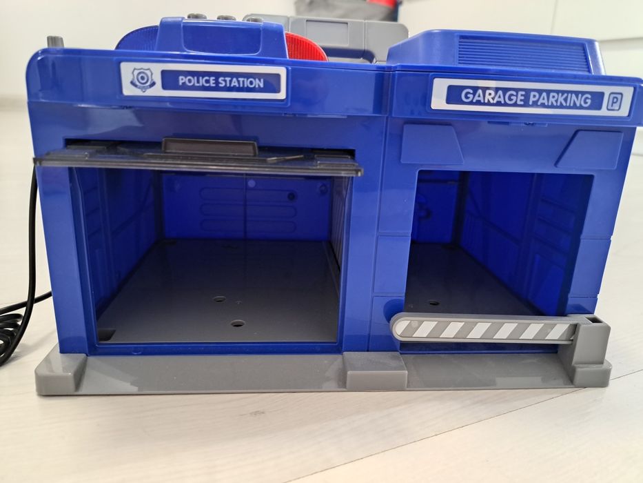 Полицейски гараж паркинг с интерком 13лв