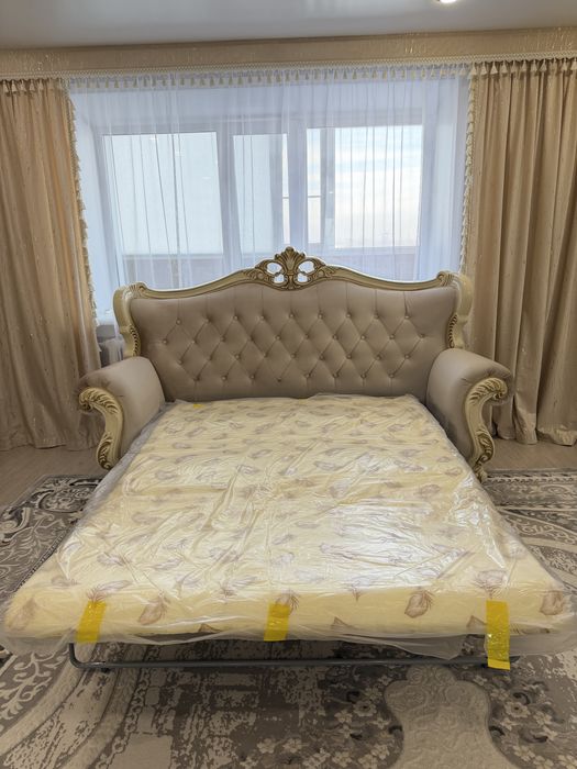 Продам мягкии уголок новый