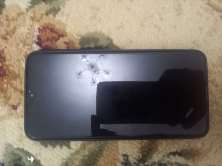 Продам телефон самсунг А10