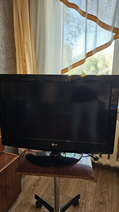 Продаю телевизор LG