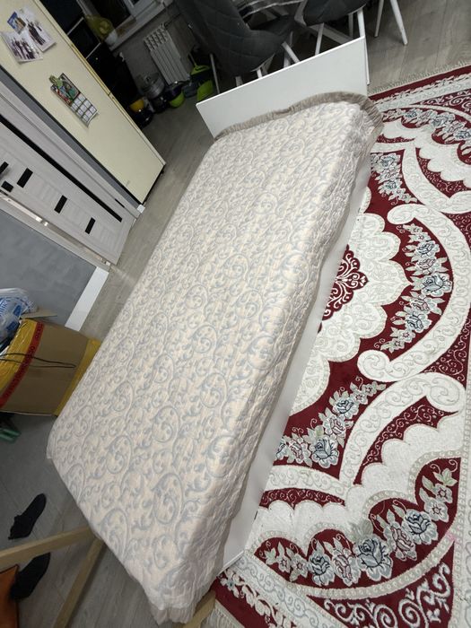Кровать с матрасом  90*200см за 25000т