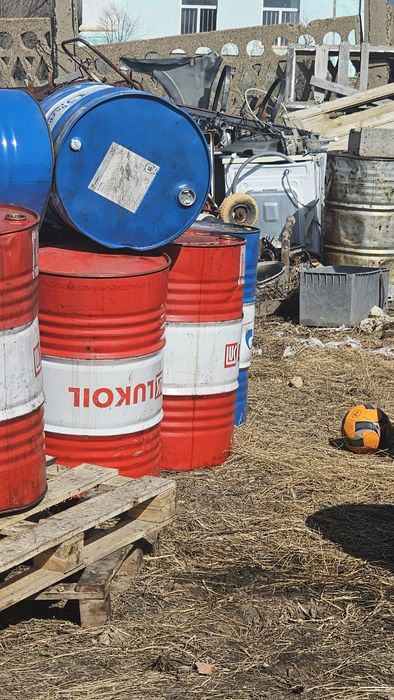 Бочка 200 литр .