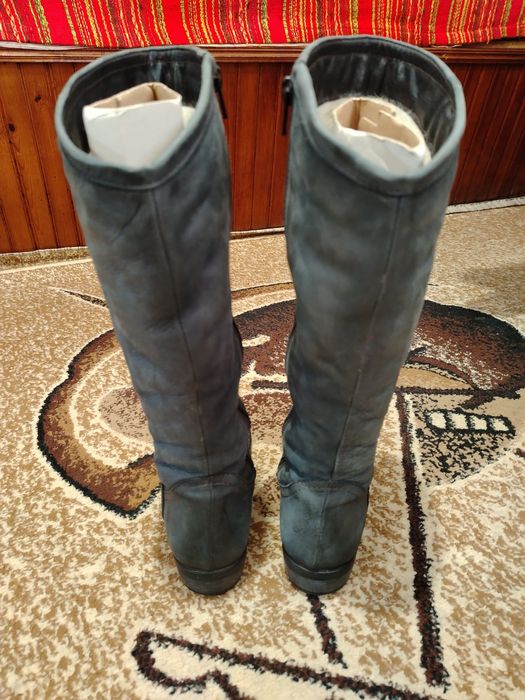 Дамски високи зимни ботуши