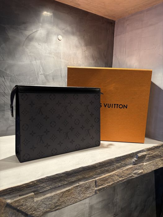100% ОРИГИНАЛЕН Louis Vuitton Clutch Voyage MM + бележки и кутия