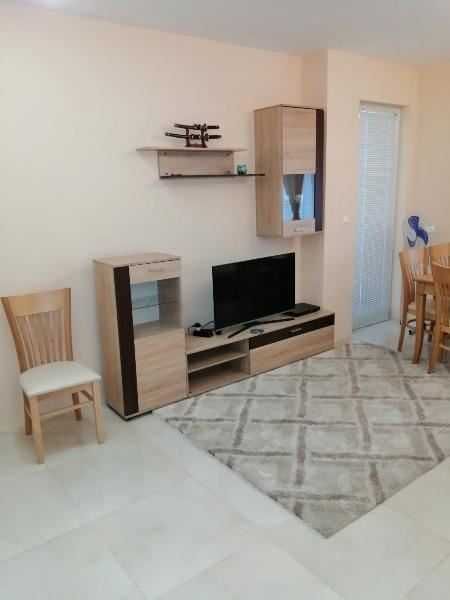 Дава се под наем Двустаен апартамент в София, Надежда 1 - 81 кв.м за 398.82 € - Снимка #1