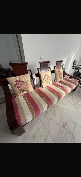 Vand set de canapele din lemn