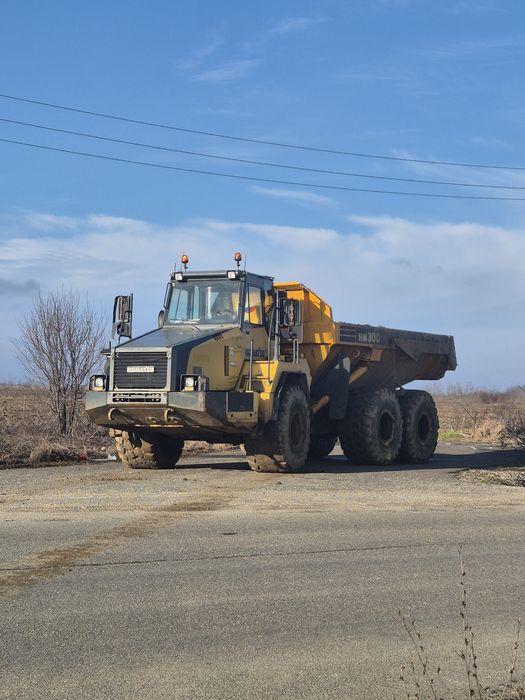 Vand/inchiriez Dumper komatsu hm 300-2 .
