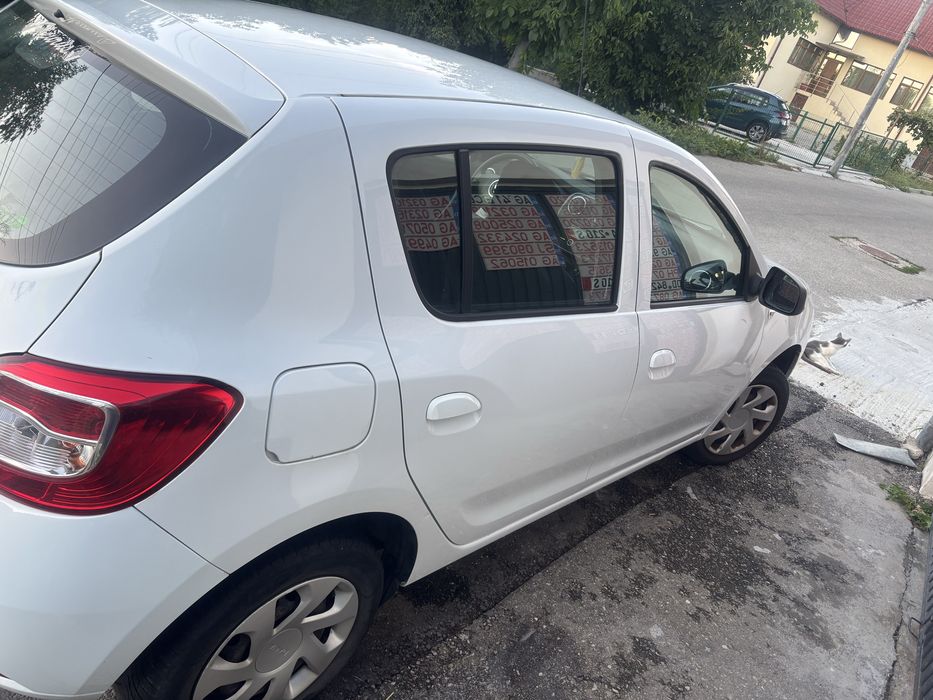 dezmembrez Dacia sandero 0.9
