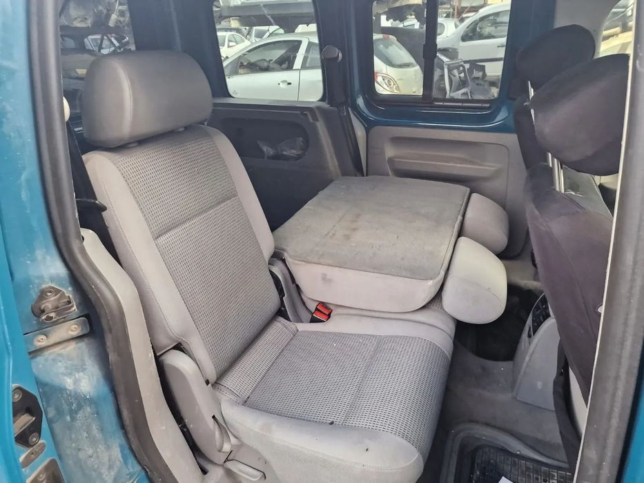 Dezmembram Volkswagen Caddy Life, an 2007, 1.9 TDI cod BJB