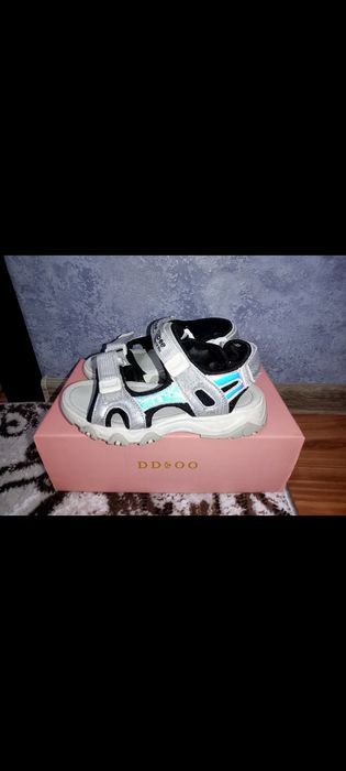 Детские сандали на девочку