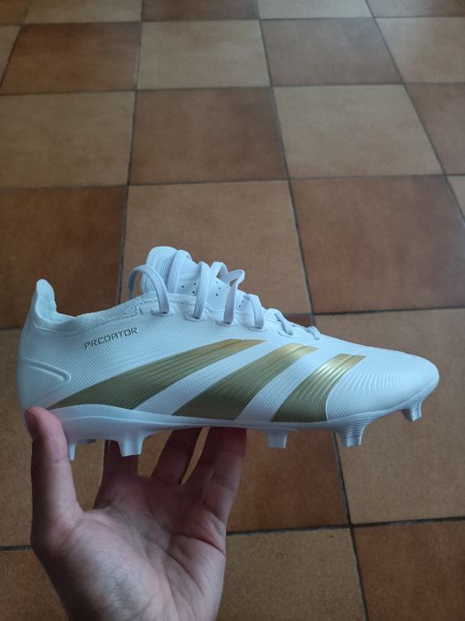 Adidas Predator din colecția "Day Spark",