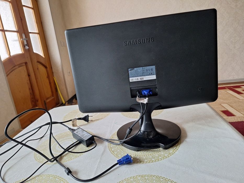 Монитор Samsung SyncMaster S22A100N