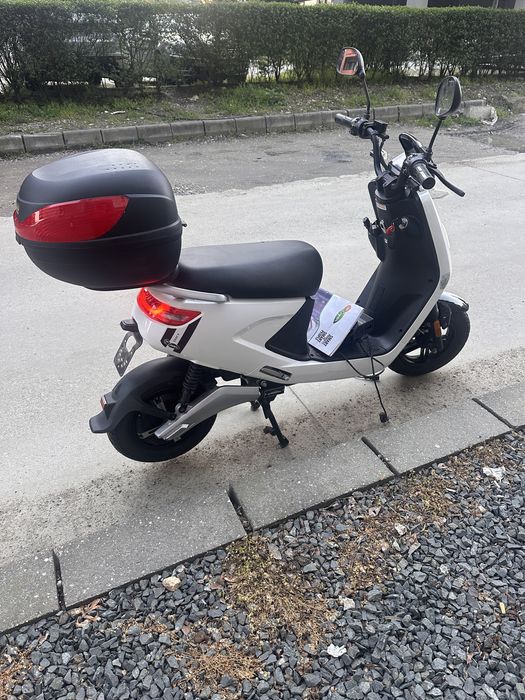 Scuter electric Alegra motor Bosch 55km Range 1100€