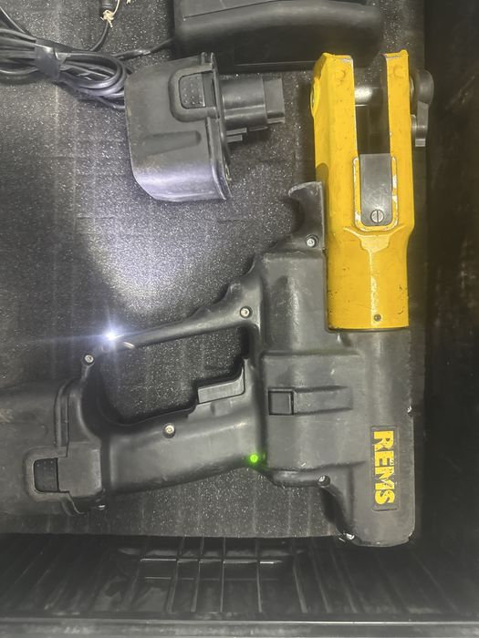 Vind presa  sertizare  REMS Accu ACC  2022 cu doi acumul 3Ah