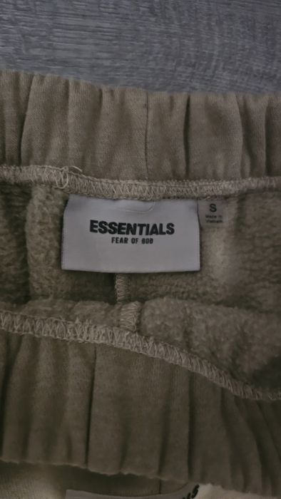 Pantaloni essentials