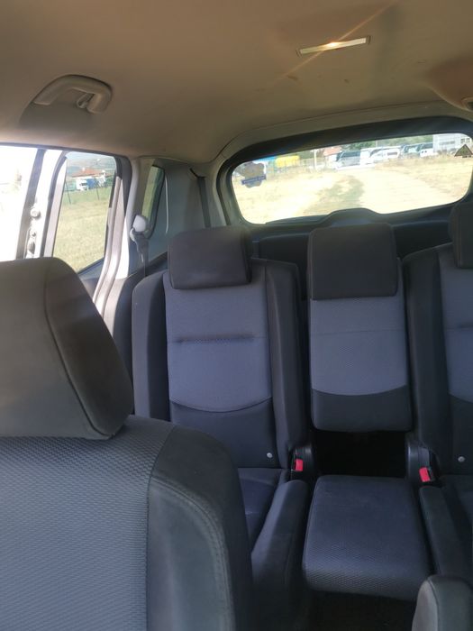 Мазда 5 1800куб. Газ, бензин 2005год.