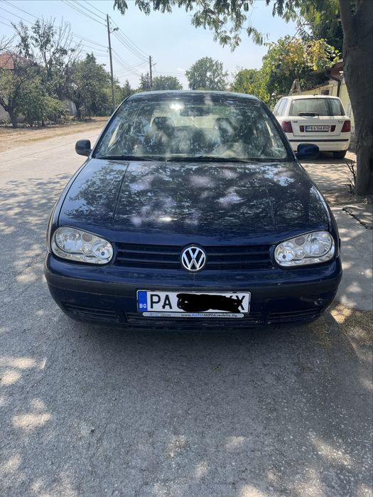 VW Golf 4 1.6i На части